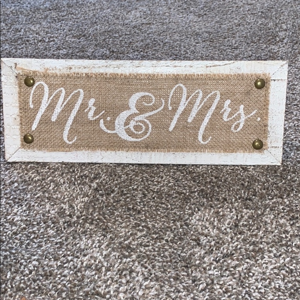 Wedding decor (Mr. & Mrs. sign)